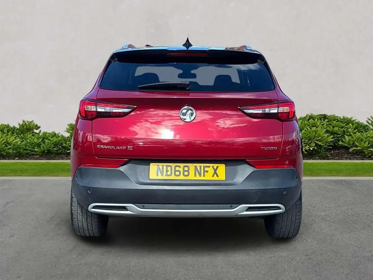 Used Vauxhall Grandland X Sport 130 HP (95 kW) 2019 Red SUV