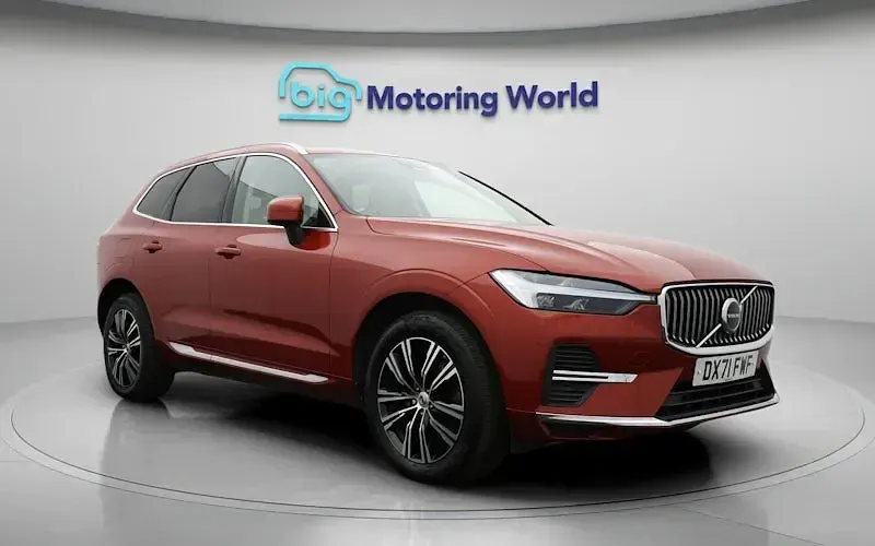 Used Volvo XC60 Inscription 250 HP (183 kW) 2021 Red SUV