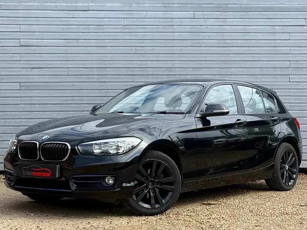 Używany BMW 118 Sport Line 2015 Czarny Hatchback