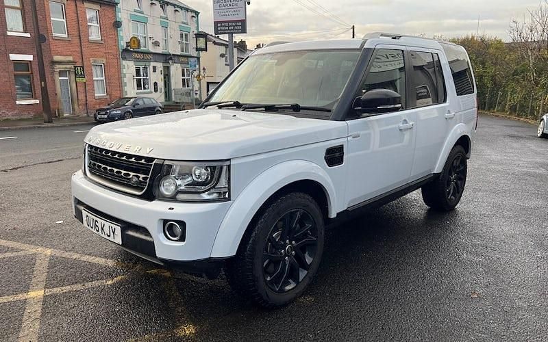 Used Land Rover Discovery 4 Landmark 256 HP (188 kW) 2016 White SUV
