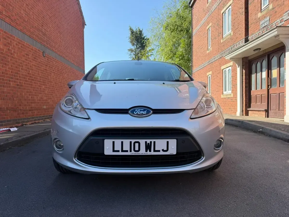 Used Ford Fiesta Titanium 2010 Silver Hatchback