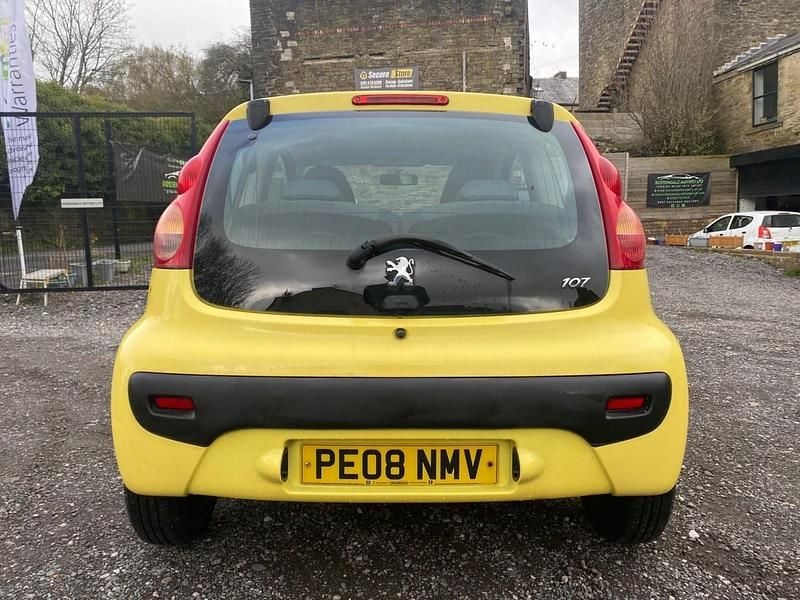 Used Peugeot 107 68 HP (50 kW) 2008 Yellow Hatchback