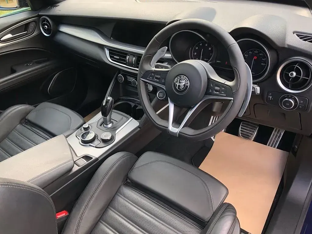 Used Alfa Romeo Stelvio 280 HP (205 kW) 2019 Black SUV