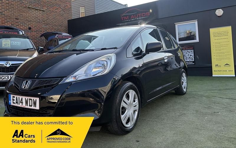 Used Honda Jazz S 90 HP (66 kW) 2014 Black Hatchback