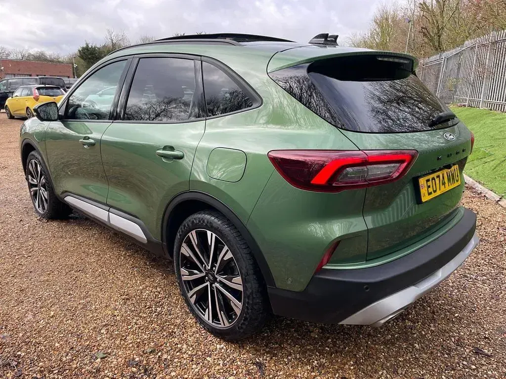 Used Ford Kuga Active 243 HP (178 kW) 2024 Green SUV