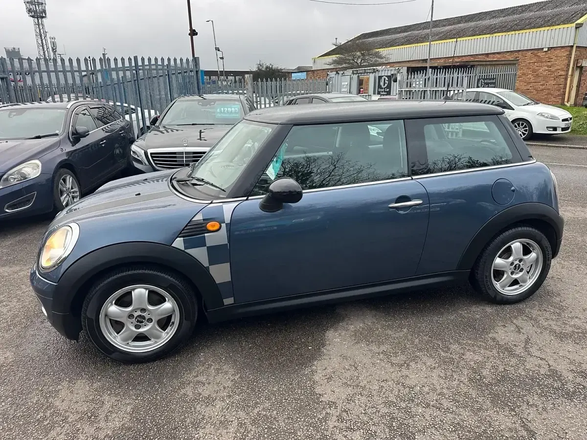 Used Mini Cooper Hatch 120 HP (88 kW) 2009 Blue Hatchback