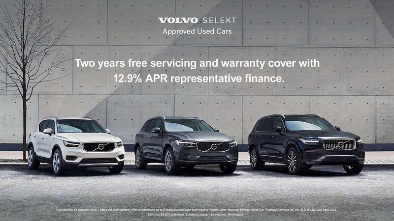 Used Volvo XC40 Plus 197 HP (144 kW) 2024 Blue SUV