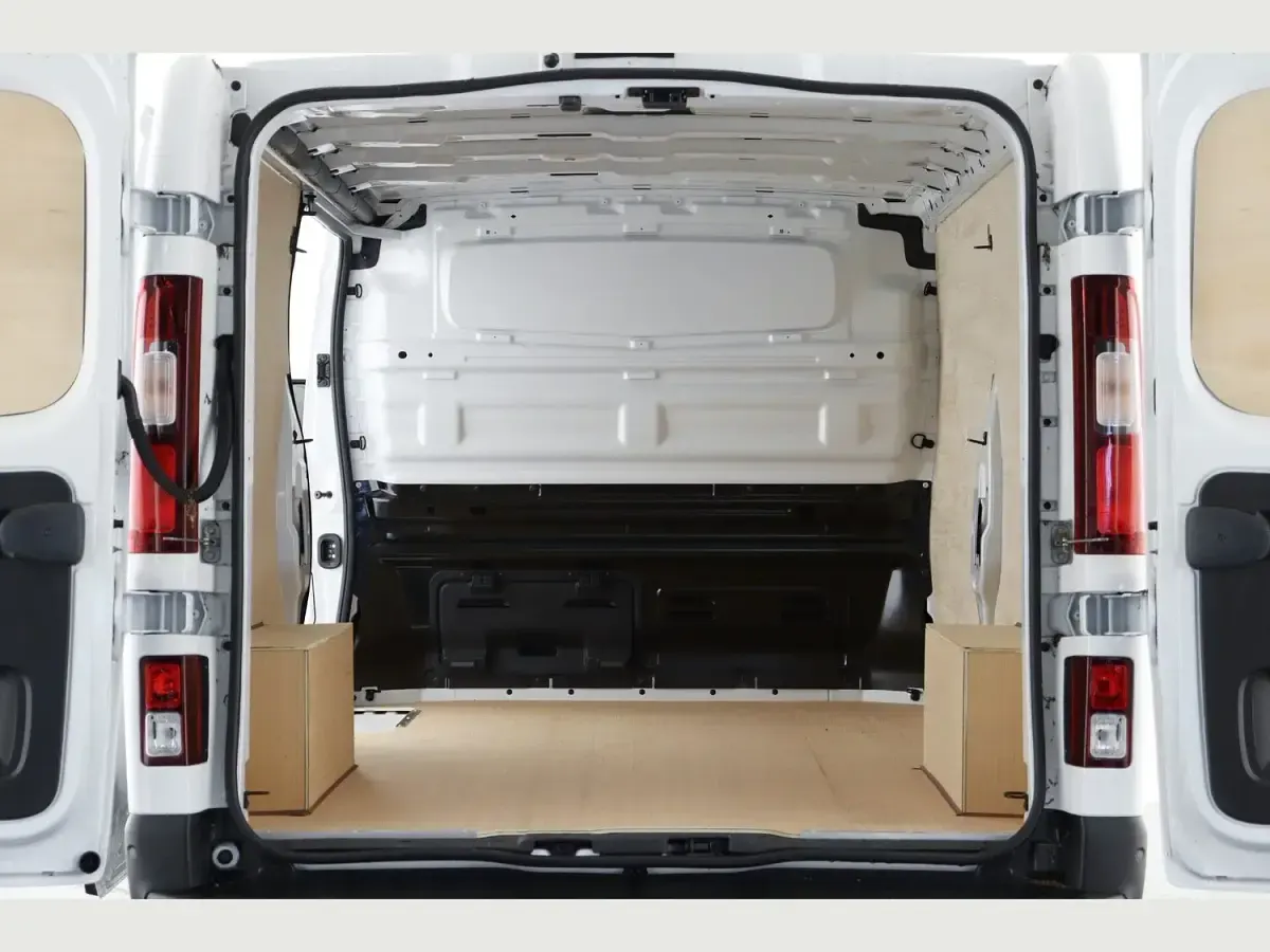 New Renault Trafic 2026 White