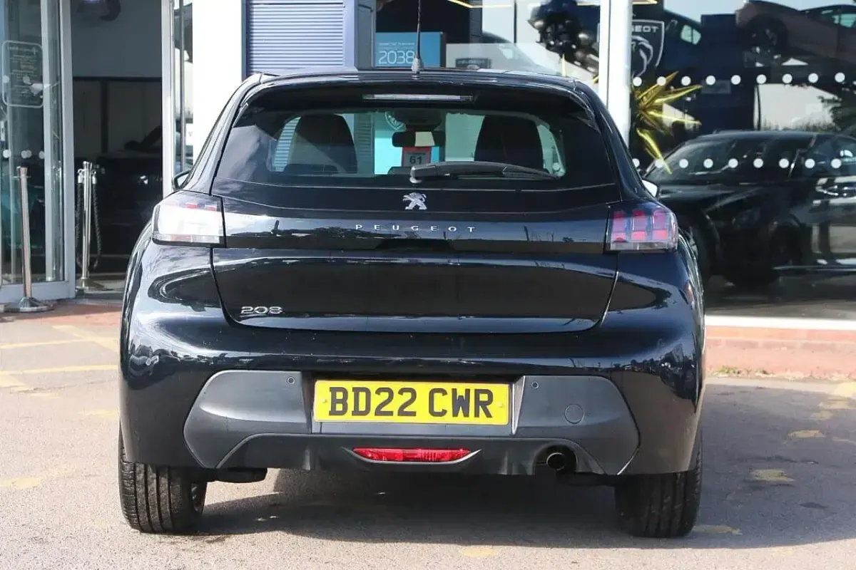 Used Peugeot 208 Active Premium 74 HP (54 kW) 2022 Black Hatchback