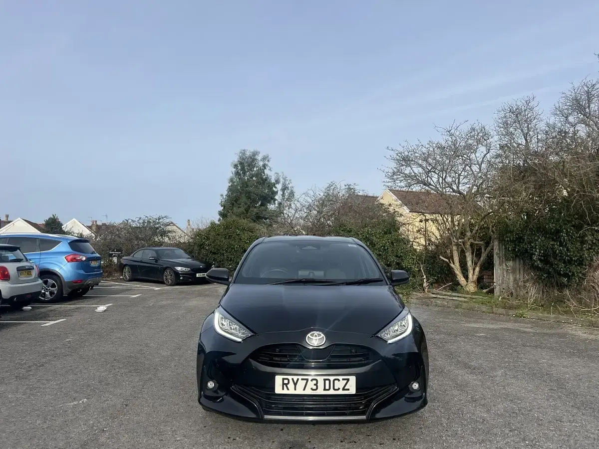 Używany Toyota Yaris Hybrid 2024 Czarny Hatchback