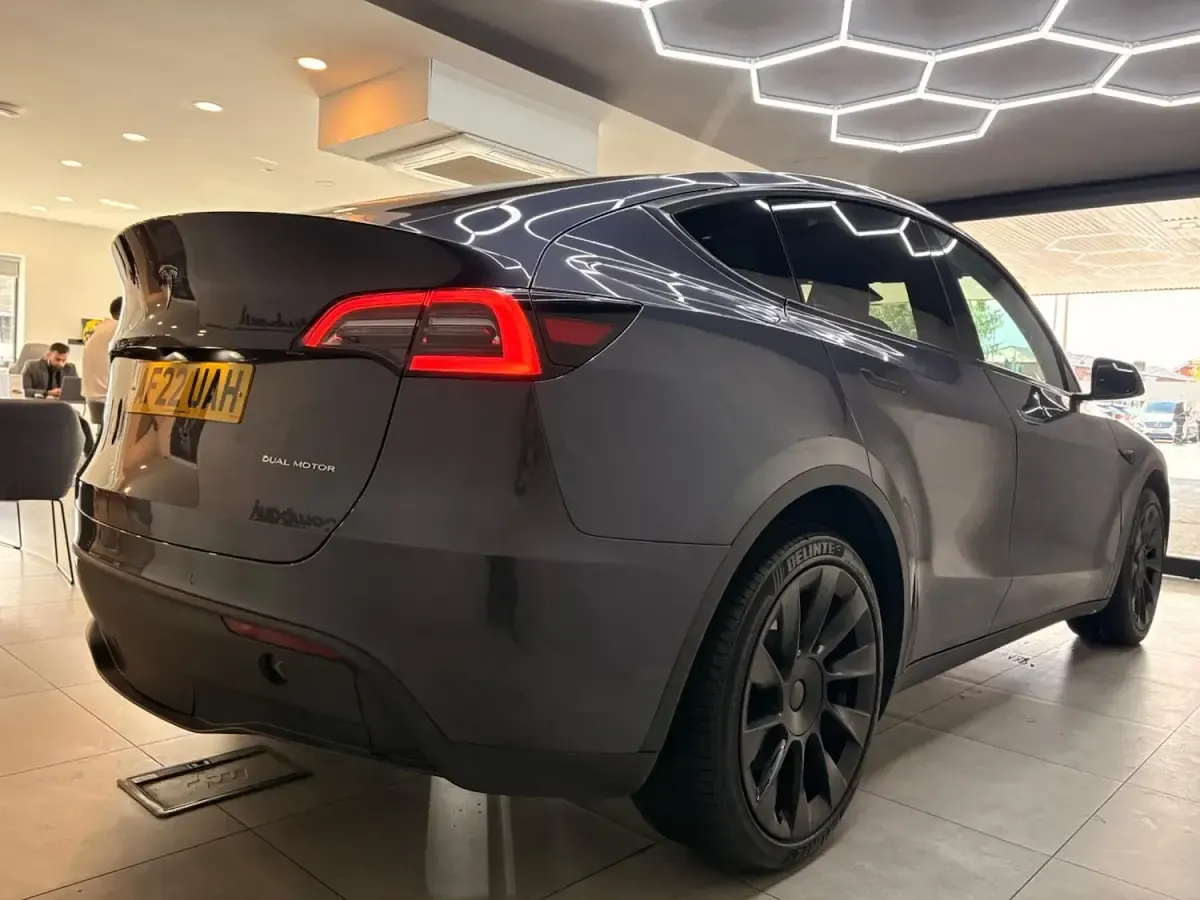 Used Tesla Model Y Long Range AWD 85 kW (116 HP) 2022 Grey SUV
