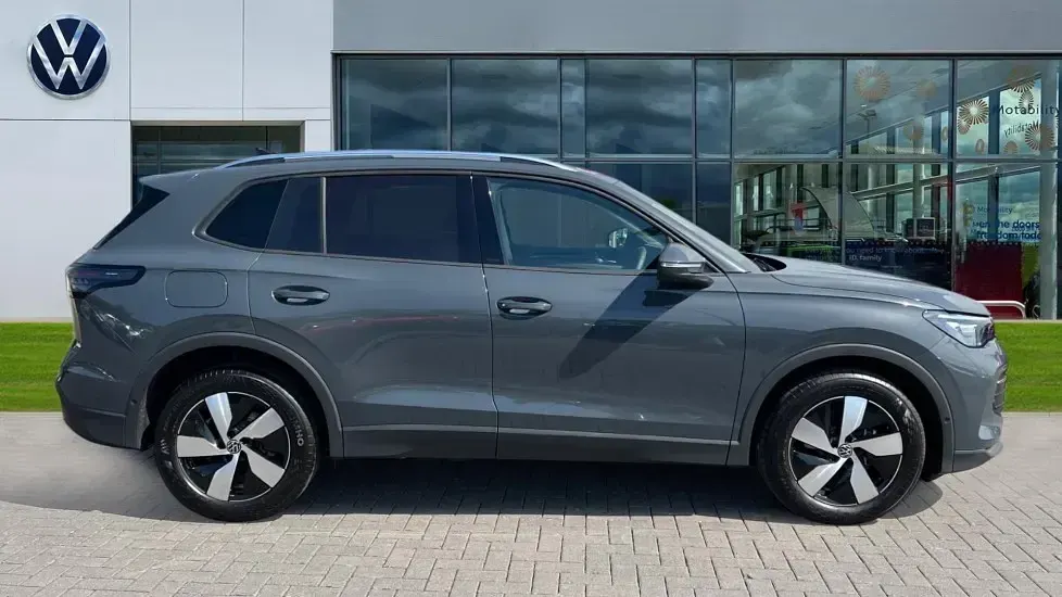 New VW Tiguan Match 150 HP (110 kW) 2026 Dolphin grey metallic SUV
