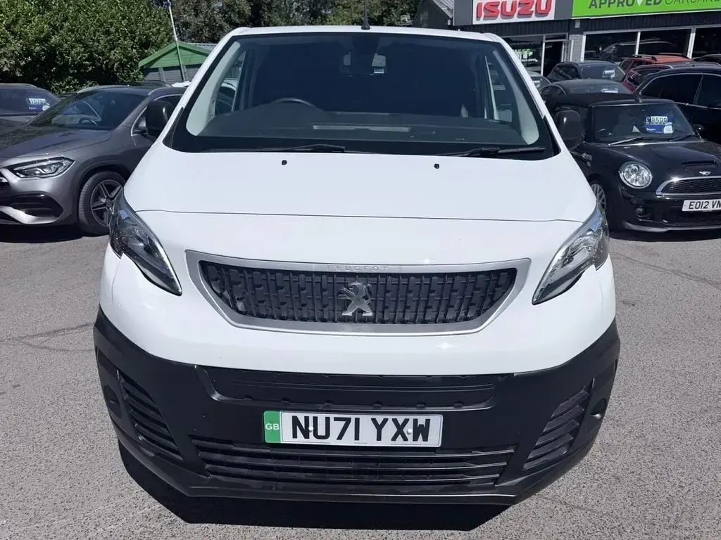 Used Peugeot e-Expert 100 kW (136 HP) 2021 White Van