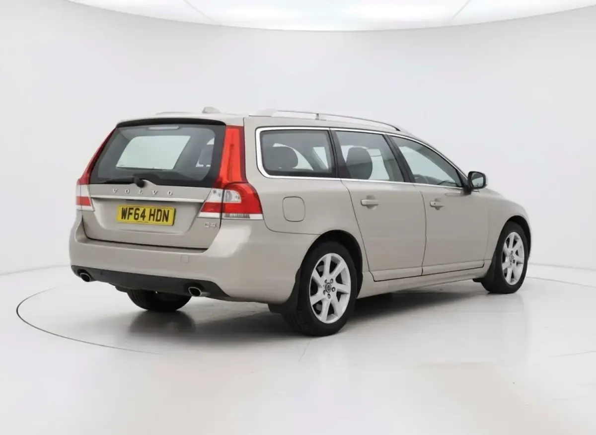 Używany Volvo V70 SE 2014 Złoty Kombi
