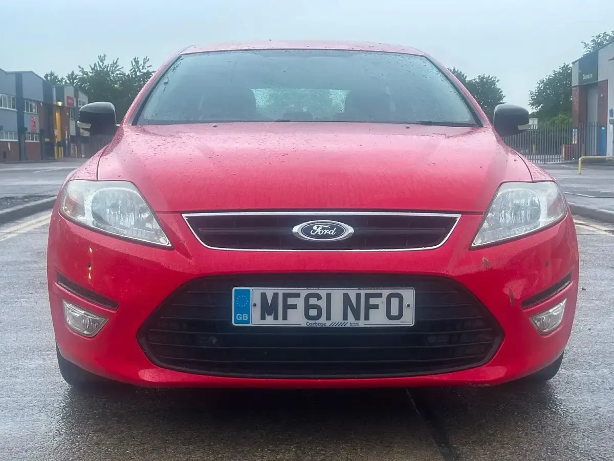 Used Ford Mondeo Zetec 115 HP (84 kW) 2011 Red Estate