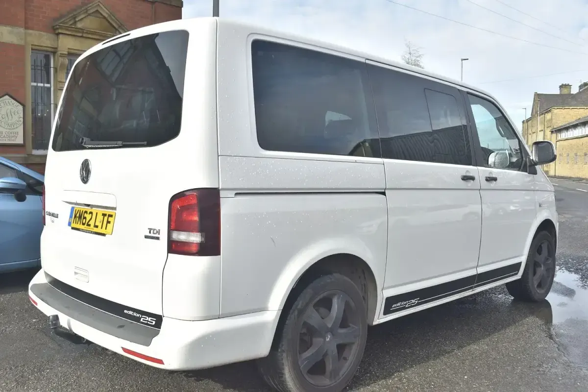 Used VW Caravelle Edition 180 HP (132 kW) 2013 White Van