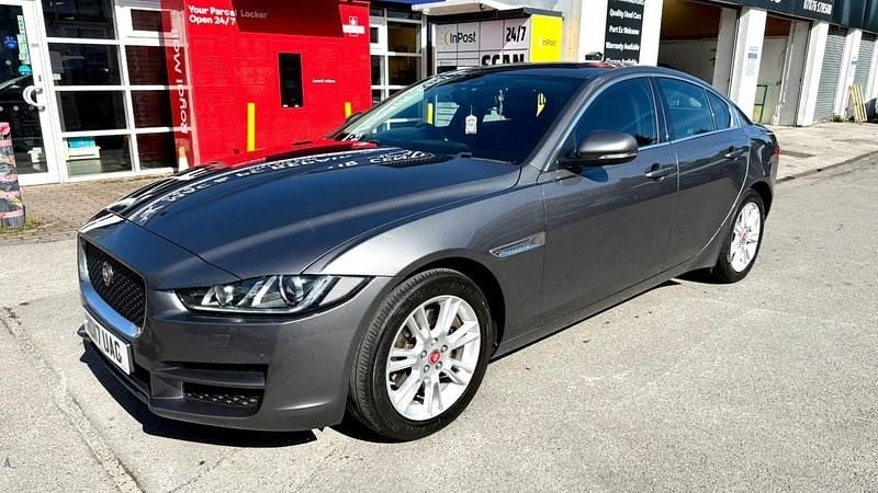 Used Jaguar XE Prestige 250 HP (183 kW) 2017 Grey Sedan