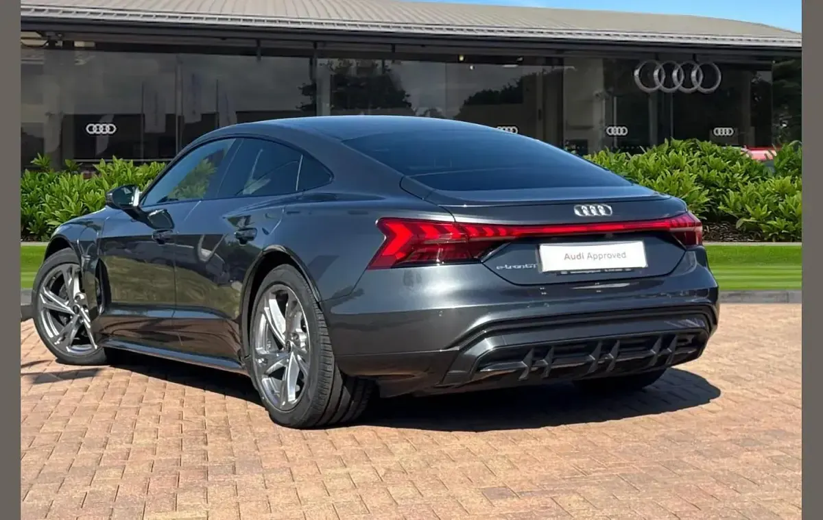 Used Audi e-tron GT quattro Comfort 389 kW (530 HP) 2023 Grey Sedan