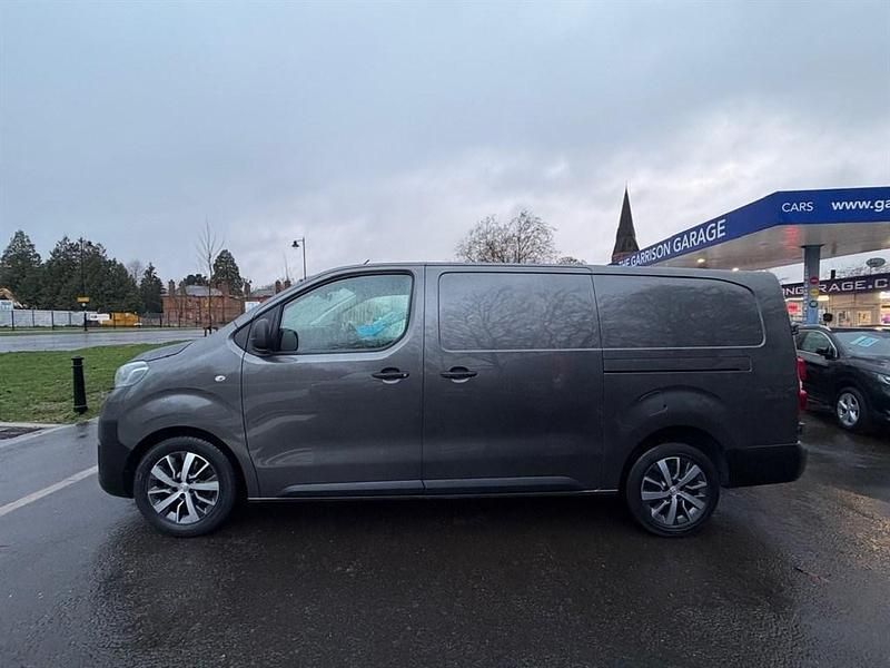 Used Toyota Proace 120 HP (88 kW) 2019 Grey MPV