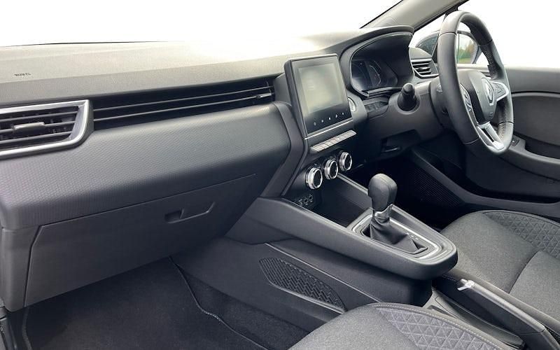 Used Renault Clio V Evolution 145 HP (106 kW) 2022 White  Hatchback