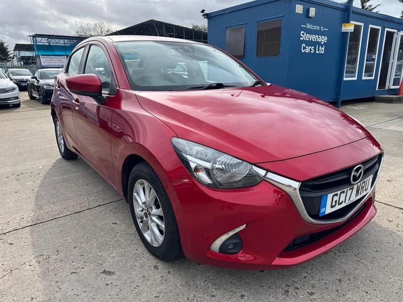 Begagnad Mazda 2 2017 Röd Halvkombi