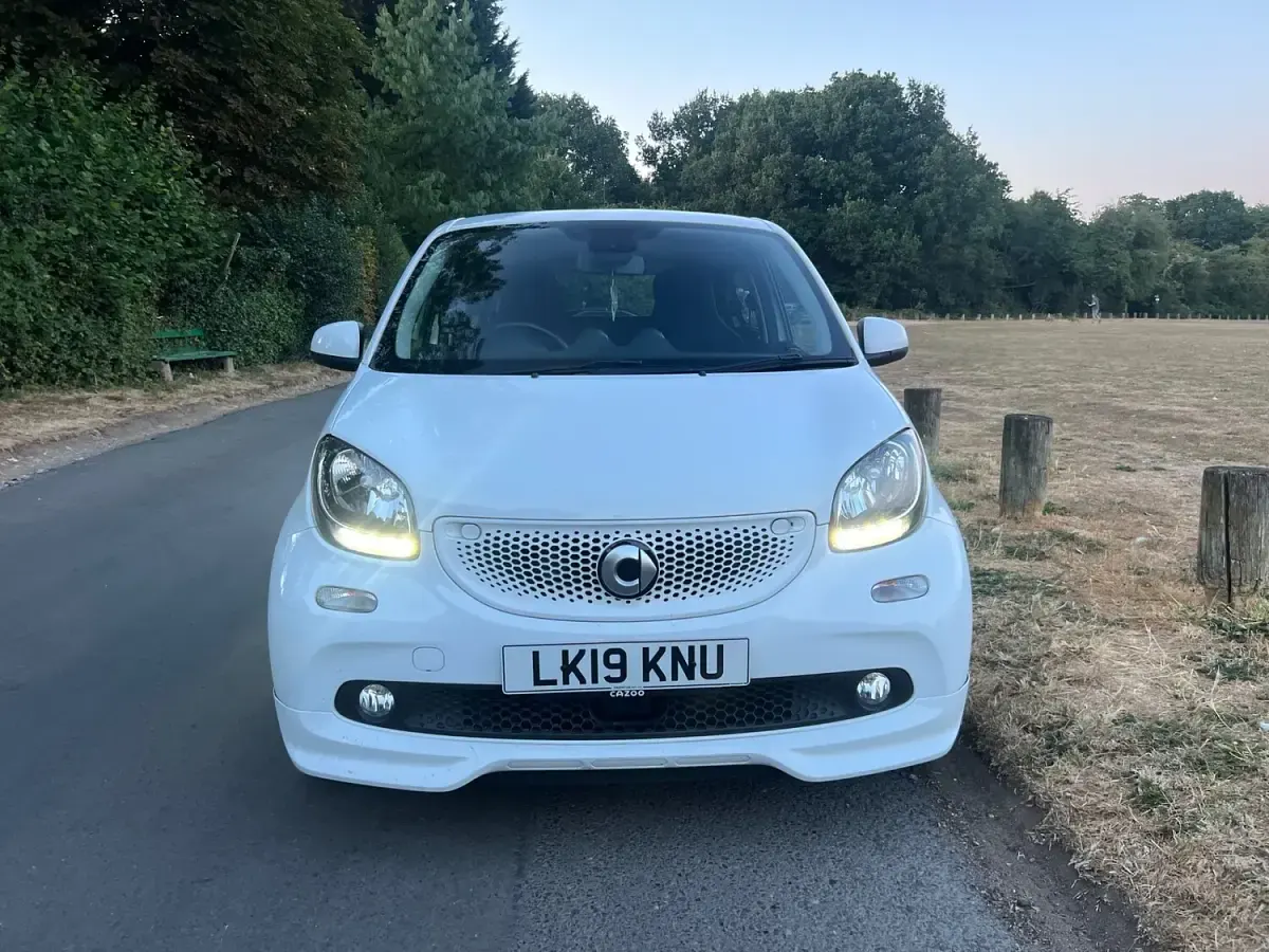 Used Smart ForFour 71 HP (52 kW) 2019 White Hatchback