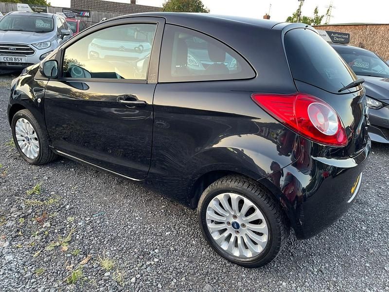 Używany Ford Ka Zetec 69 KM (50 kW) 2014 Czarny Hatchback