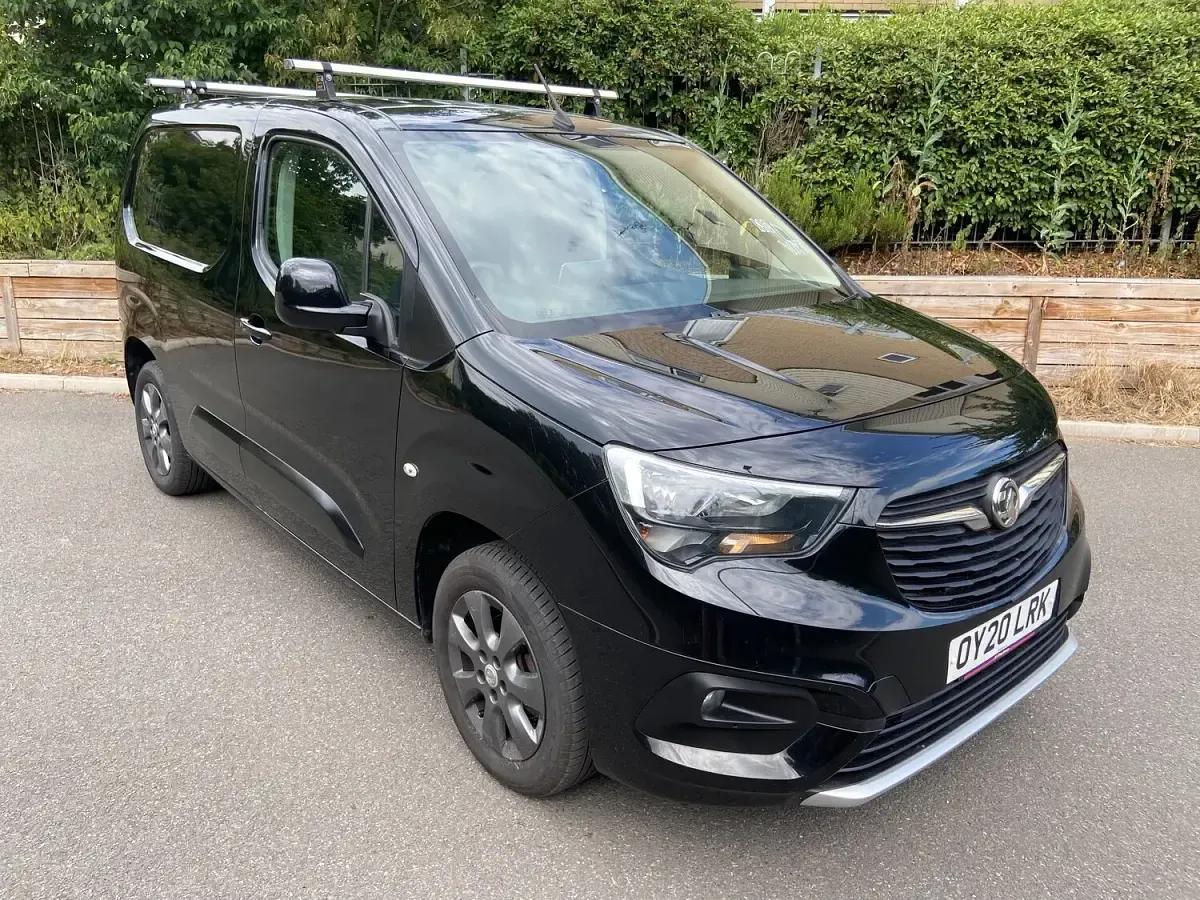 Used Vauxhall Combo Edition 100 HP (73 kW) 2020 Black MPV