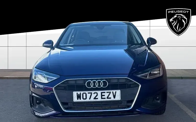 Used Audi A4 Comfort 150 HP (110 kW) 2023 Blue Sedan
