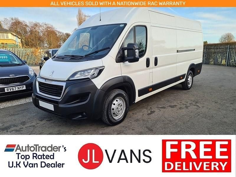 Used Peugeot Boxer Premium 140 HP (102 kW) 2023 White Van
