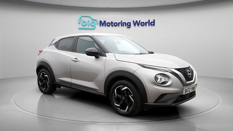 Used Nissan Juke N-Connecta 114 HP (83 kW) 2023 Silver SUV