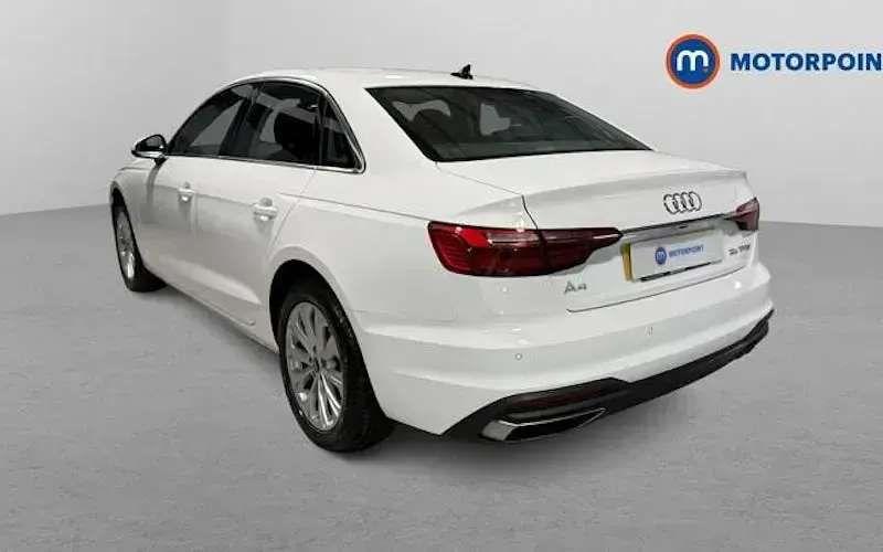 Begagnad Audi A4 150 HK (110 kW) 2022 Vit Sedan