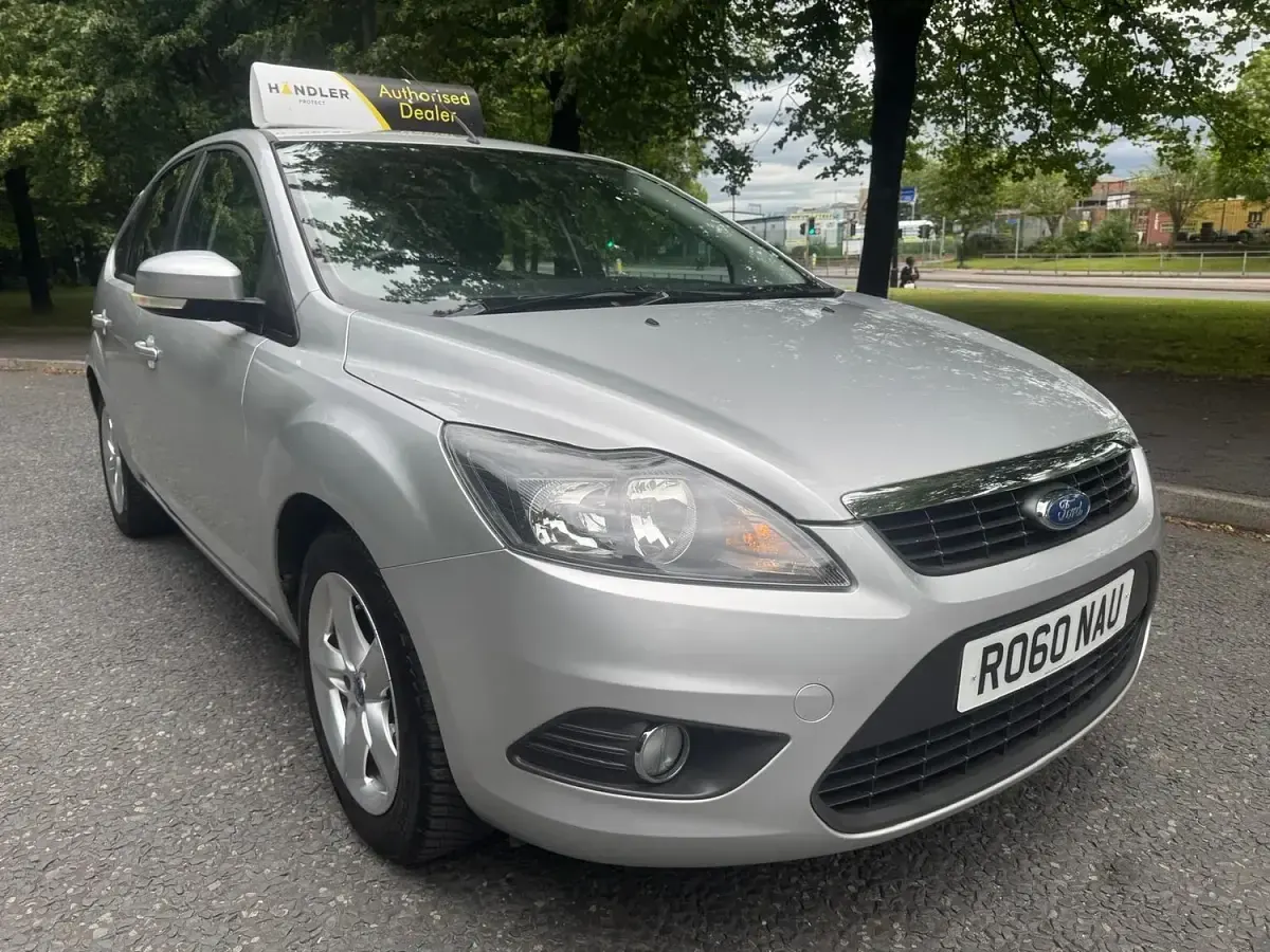 Used Ford Focus Zetec 99 HP (72 kW) 2010 Silver Hatchback