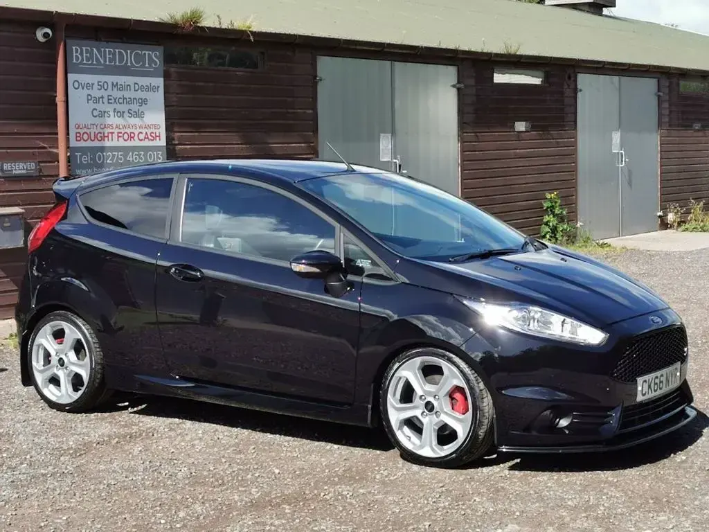 Used Ford Fiesta ST 182 HP (133 kW) 2016 Black Hatchback