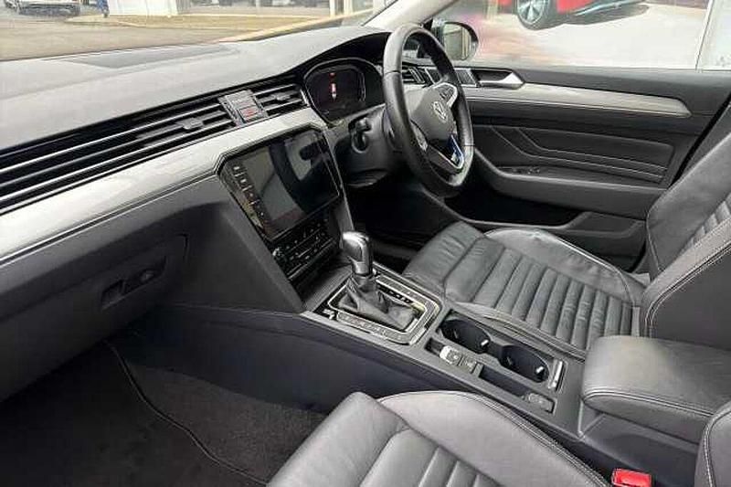 Used VW Passat Advance 218 HP (160 kW) 2021 Black Sedan