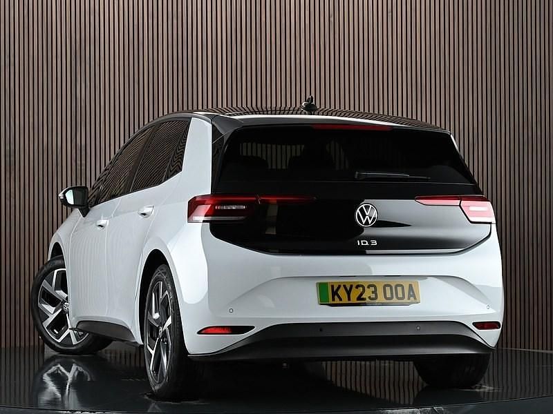 Used VW ID.3 Pro 150 kW (204 HP) 2023 White Hatchback