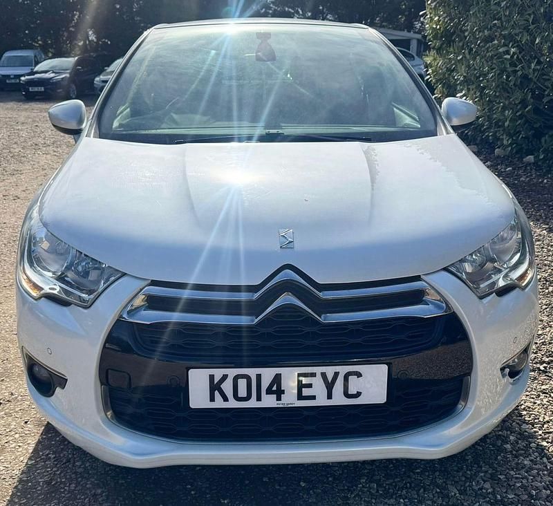 Used Citroën DS4 160 HP (117 kW) 2014 White Hatchback