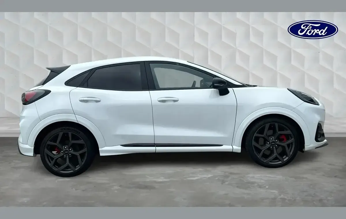 Używany Ford Puma ST 200 KM (147 kW) 2023 Biały SUV