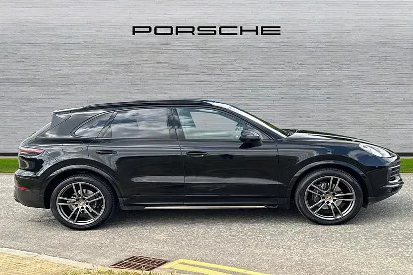 Used Porsche Cayenne Platinum Edition 340 HP (250 kW) 2023 Black SUV