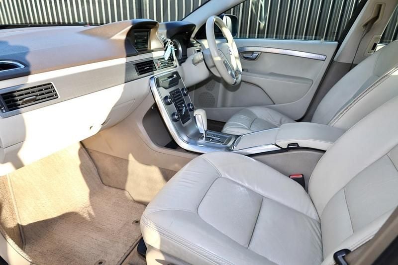 Used Volvo XC70 SE 215 HP (158 kW) 2011 Grey Estate