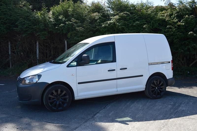 Usado VW Caddy 75 HP (55 kW) 2011 Branco Monovolume