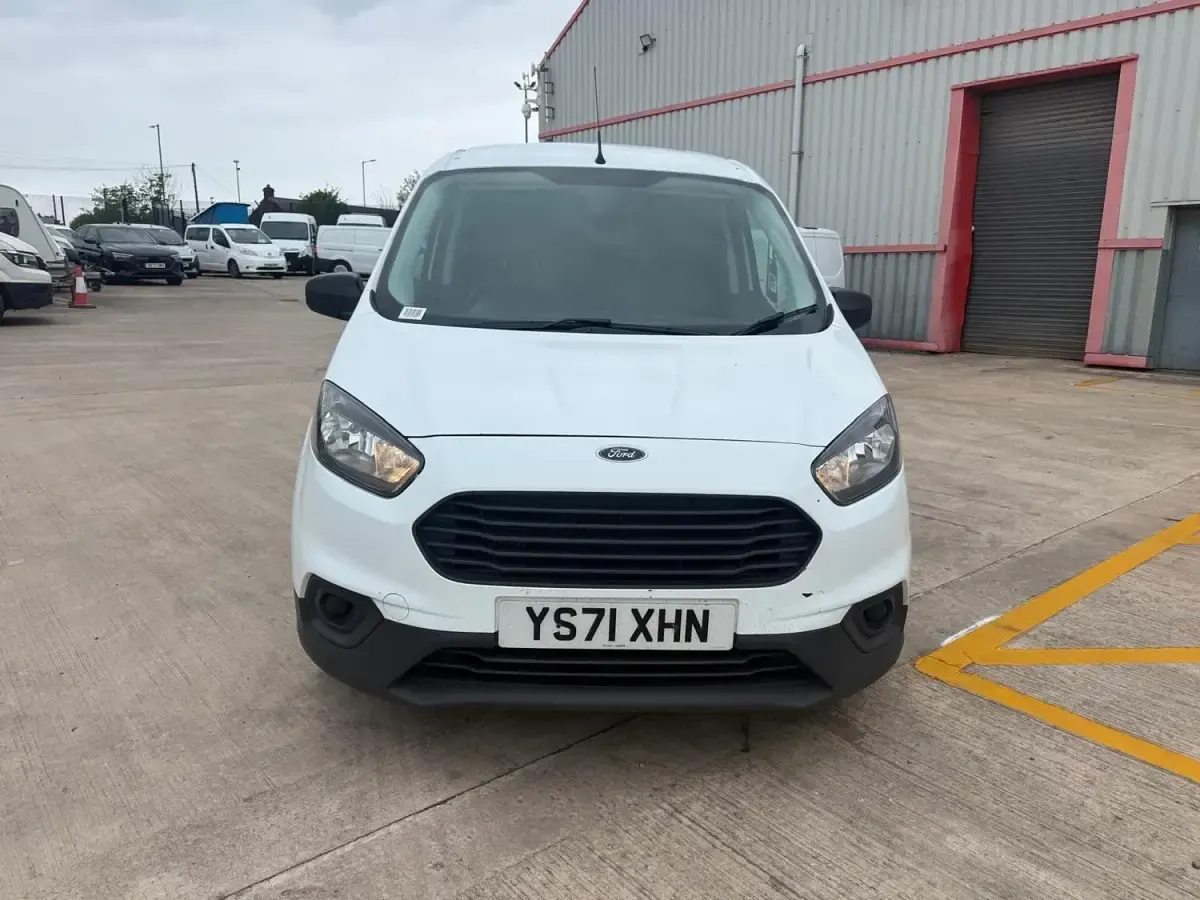 Usado Ford Transit 100 HP (73 kW) 2022 Branco Van