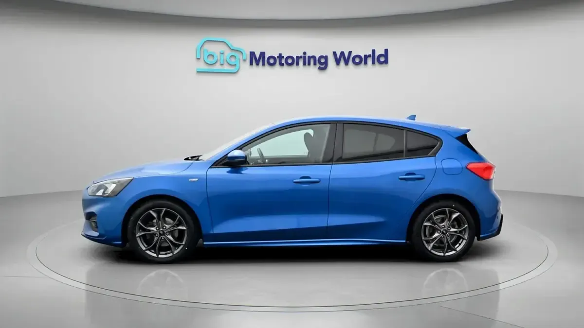 Used Ford Focus ST-Line 125 HP (91 kW) 2021 Blue Hatchback
