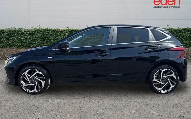 Used Hyundai i20 Premium 101 HP (74 kW) 2023 Black Hatchback