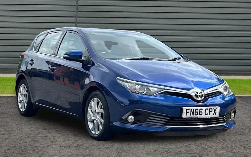 Used Toyota Auris Business Edition 116 HP (85 kW) 2016 Hatchback