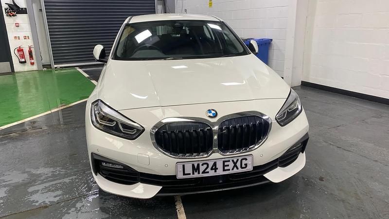 Used BMW 118 136 HP (100 kW) 2024 White Hatchback