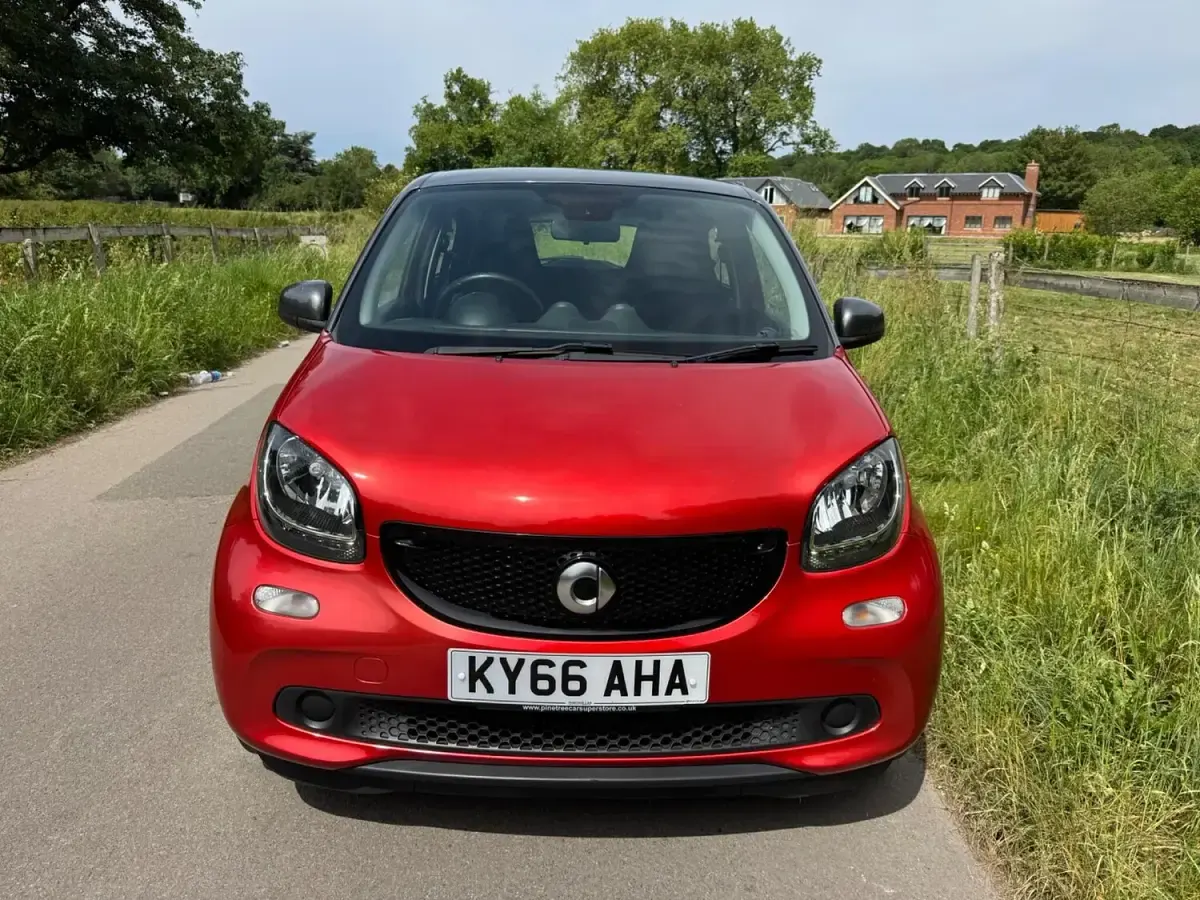 Used Smart ForFour Passion Premium 90 HP (66 kW) 2016 Red Hatchback