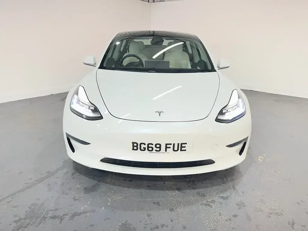 Used Tesla Model 3 Performance 330 kW (449 HP) 2019 White Sedan