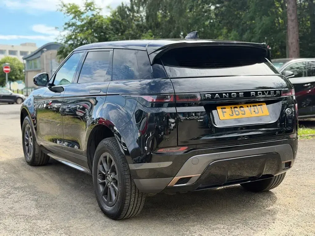 Used Land Rover Range Rover evoque R-Dynamic 180 HP (132 kW) 2019 Black SUV