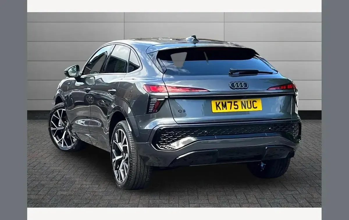 New Audi Q3 Comfort 267 HP (196 kW) 2025 Grey SUV